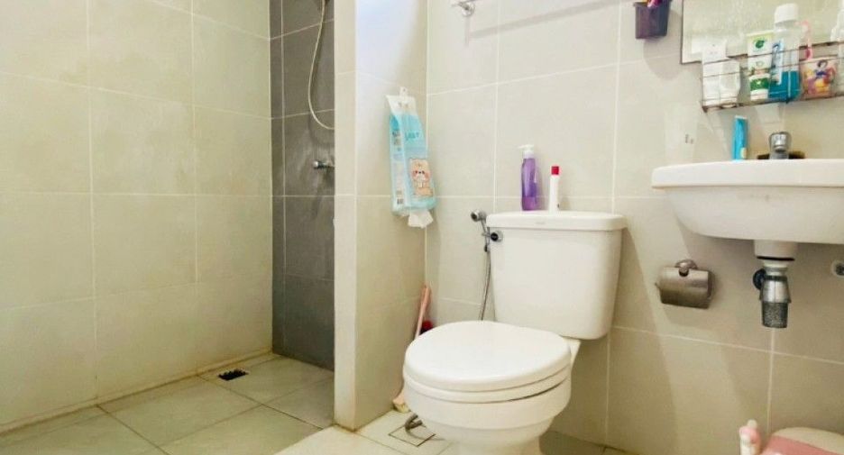 出售 3 卧室 联排别墅 在 Krathum Baen, Samut Sakhon