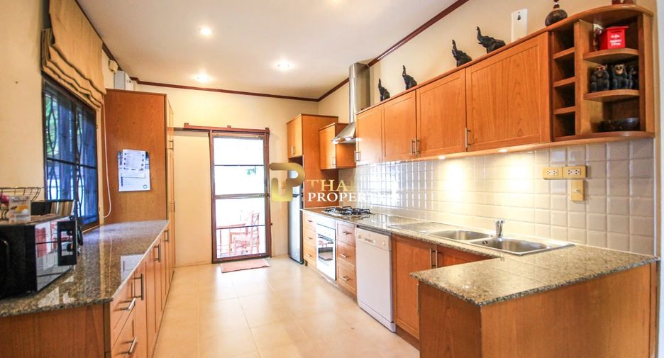 À vendre 3 chambres villa à Hua Hin, Prachuap Khiri Khan
