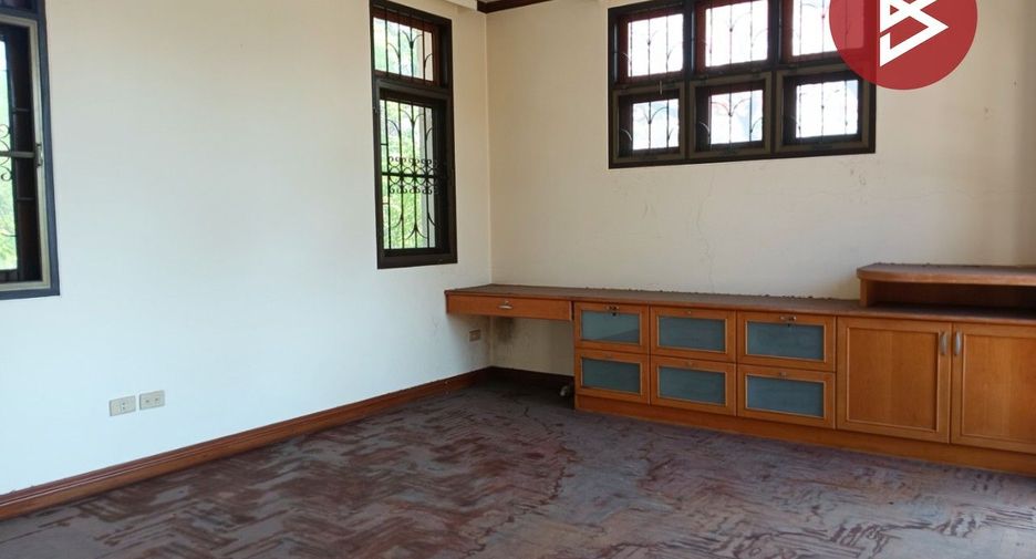 For sale 9 bedrooms house in Mueang Samut Prakan, Samut Prakan
