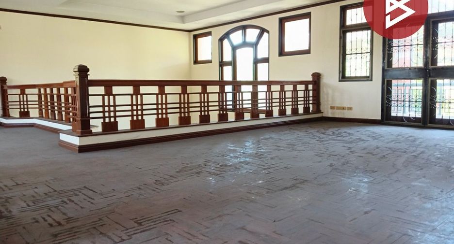 For sale 9 bedrooms house in Mueang Samut Prakan, Samut Prakan