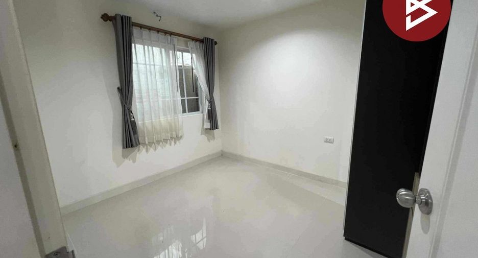 Casa adosada en venta de 4 habitaciones en Khlong Luang, Pathum Thani