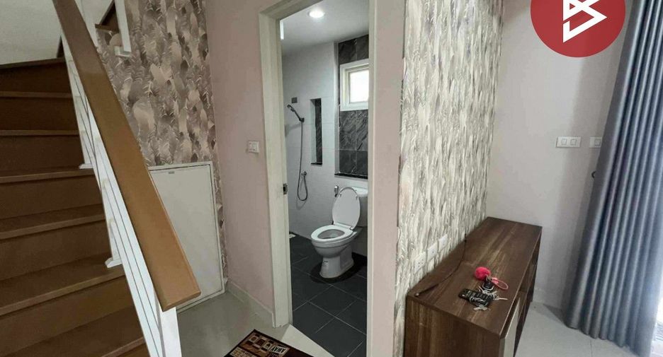 Casa adosada en venta de 4 habitaciones en Khlong Luang, Pathum Thani