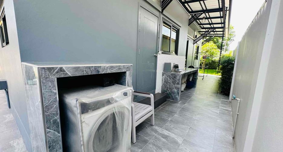 For rent and for sale 4 bedrooms house in East Pattaya, Pattaya