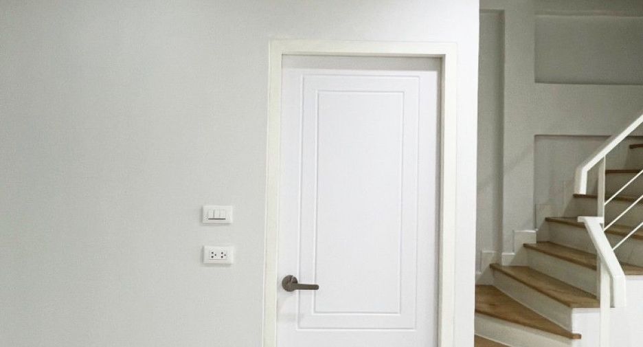 For sale 2 bedrooms townhouse in Si Racha, Chonburi