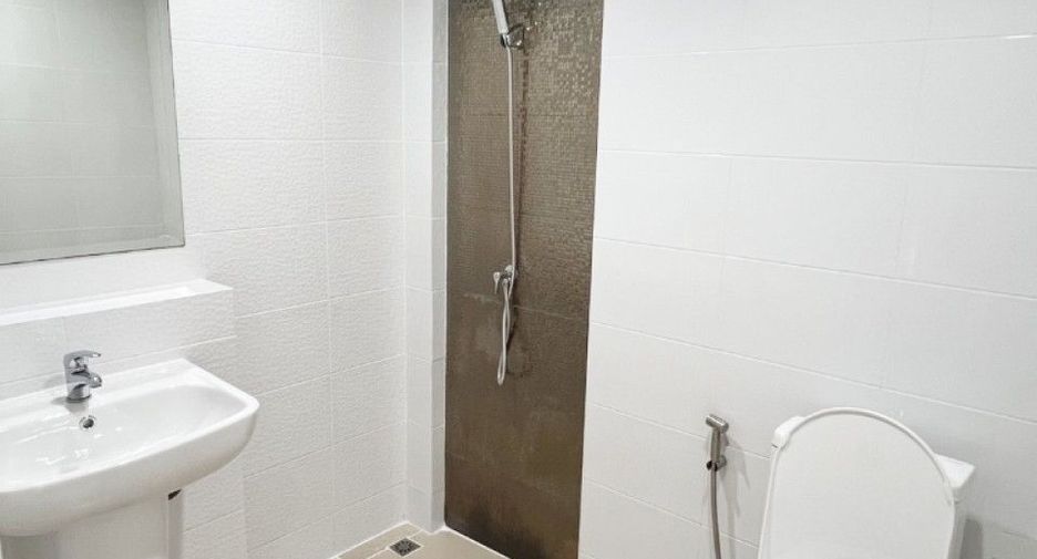 For sale 2 bedrooms townhouse in Si Racha, Chonburi