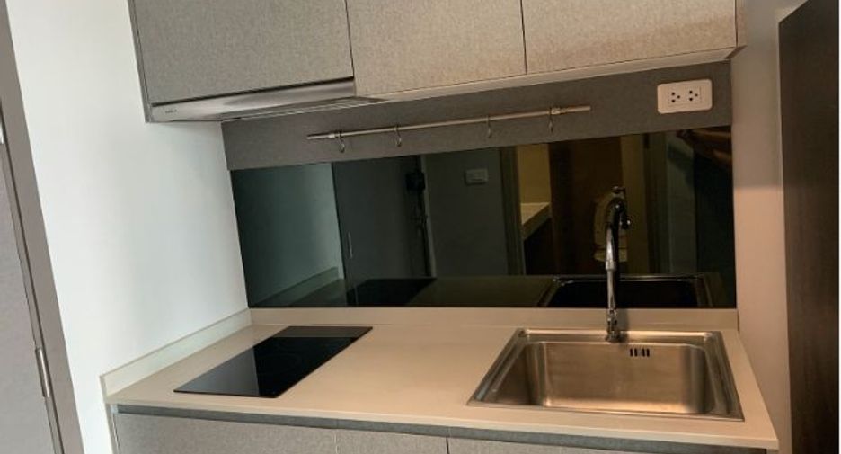 For rent 1 bed condo in Phra Khanong, Bangkok