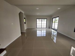 For rent 3 bedrooms house in Bang Sao Thong, Samut Prakan