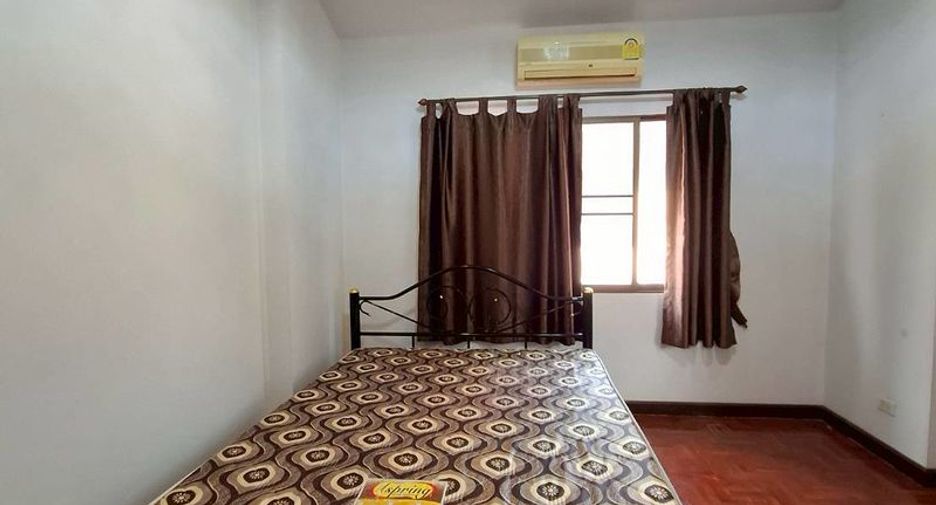 For rent 3 bedrooms house in Mueang Chiang Mai, Chiang Mai