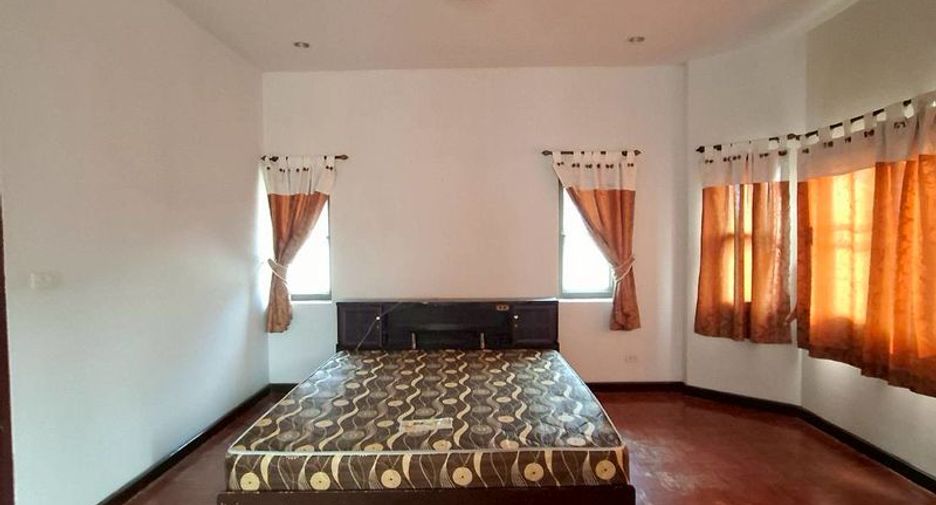 For rent 3 bedrooms house in Mueang Chiang Mai, Chiang Mai