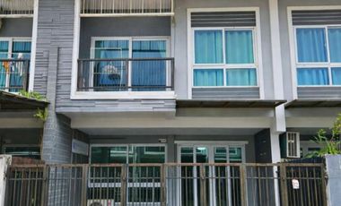 For rent 3 bedrooms townhouse in Si Racha, Chonburi