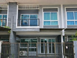 3 Bedroom Townhouse In Si Racha, Chonburi