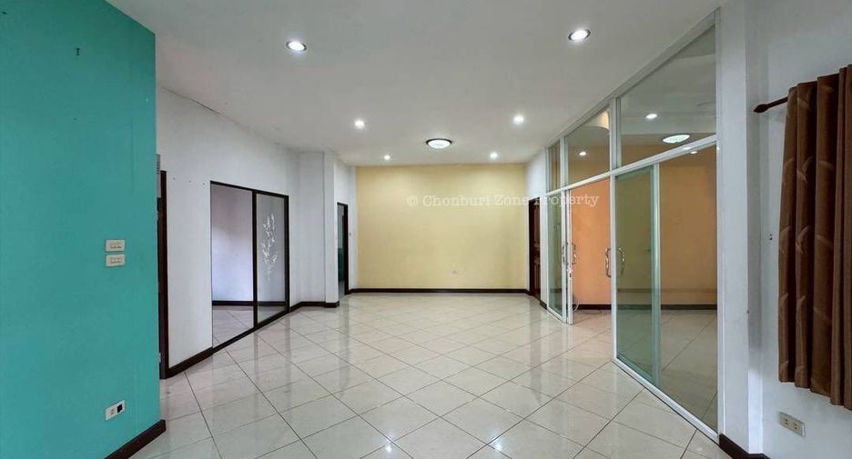 For rent 3 bedrooms house in Si Racha, Chonburi
