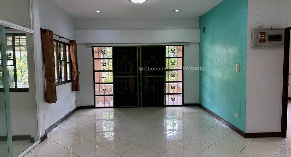 For rent 3 bedrooms house in Si Racha, Chonburi