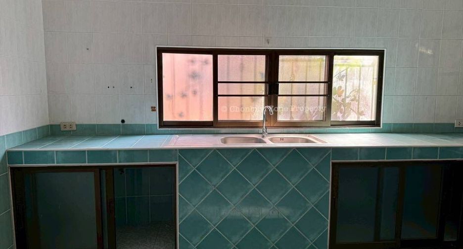 For rent 3 bedrooms house in Si Racha, Chonburi