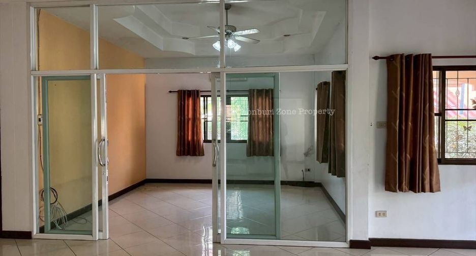 For rent 3 bedrooms house in Si Racha, Chonburi