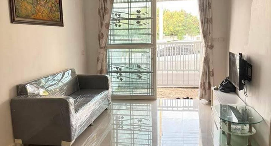 For rent 3 bedrooms townhouse in Si Racha, Chonburi