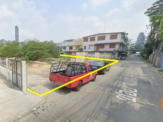 出售 土地 在 Bang Kho Laem, 曼谷