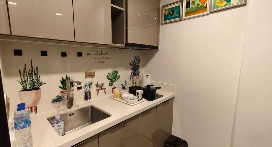 For rent 1 bed condo in Huai Khwang, Bangkok