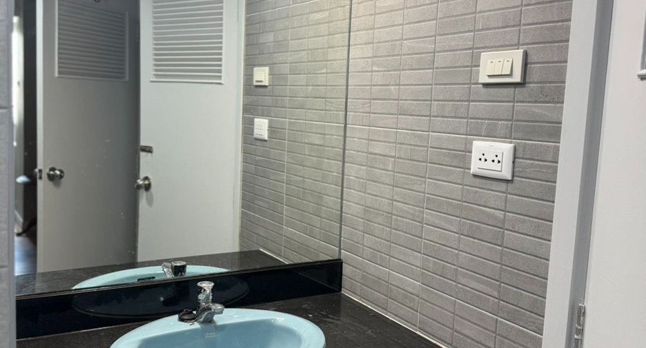 For rent 1 bed condo in Watthana, Bangkok