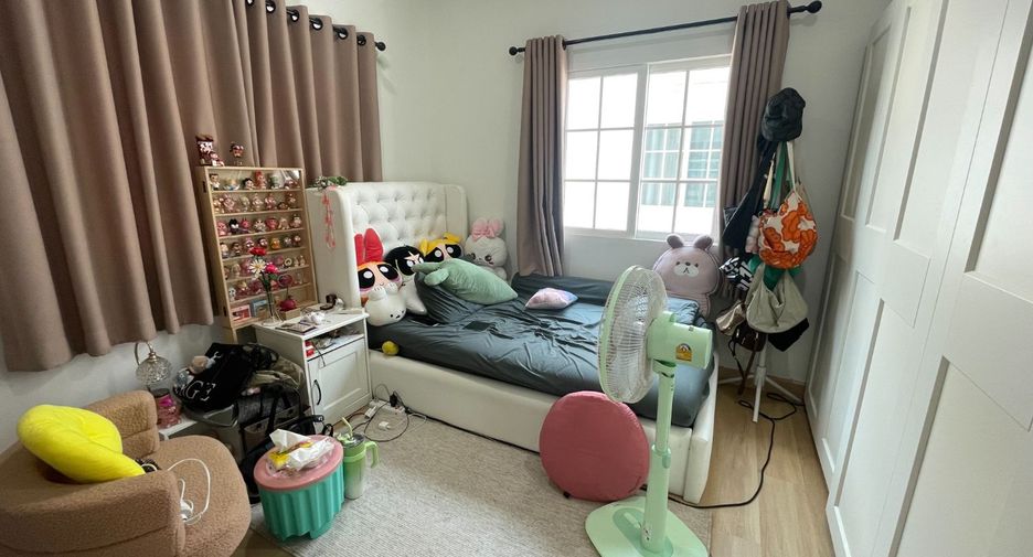 For sale 4 bedrooms house in Mueang Samut Prakan, Samut Prakan
