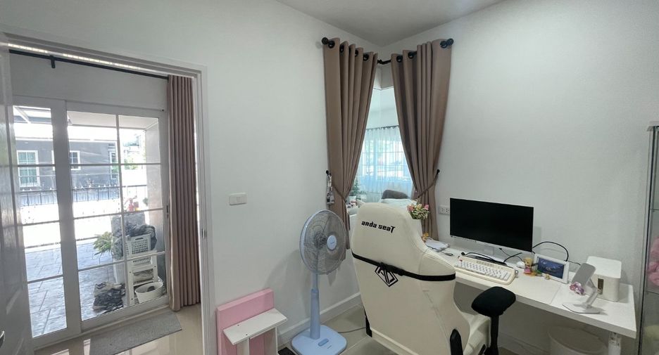 For sale 4 bedrooms house in Mueang Samut Prakan, Samut Prakan