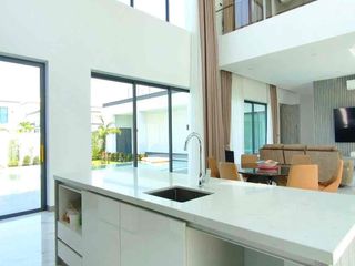 À louer 5 chambres villa à Bang Lamung, Chonburi