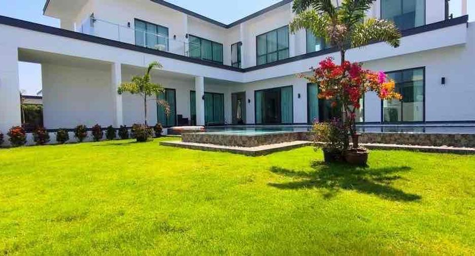 Villa en alquiler de 5 habitaciones en Bang Lamung, Chonburi