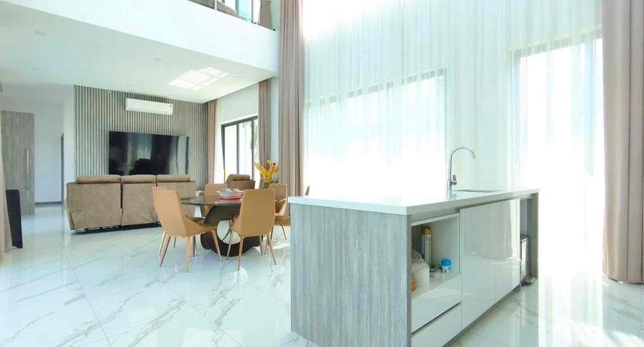 Villa en alquiler de 5 habitaciones en Bang Lamung, Chonburi