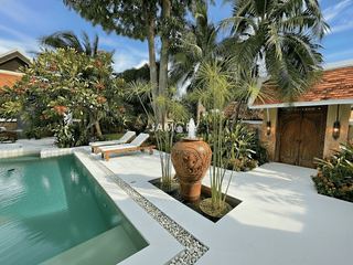 Villa en venta de 5 habitaciones en Bang Lamung, Chonburi