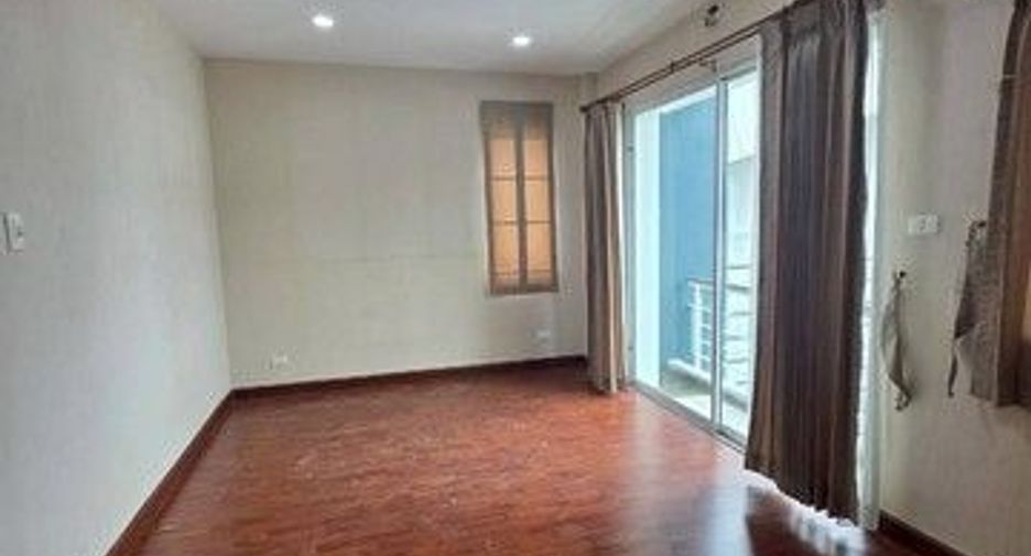 For sale 3 bedrooms townhouse in Pak Kret, Nonthaburi