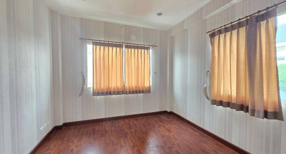 For sale 3 bedrooms townhouse in Pak Kret, Nonthaburi