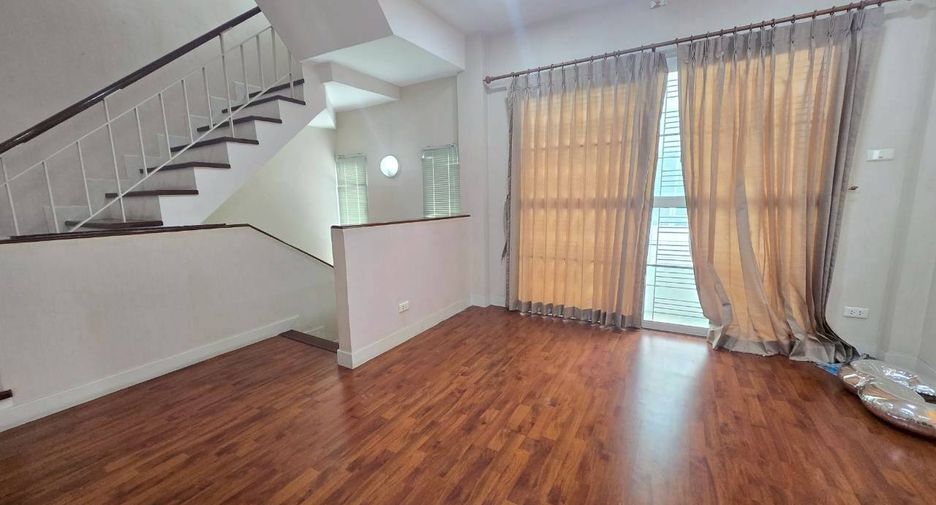 For sale 3 bedrooms townhouse in Pak Kret, Nonthaburi