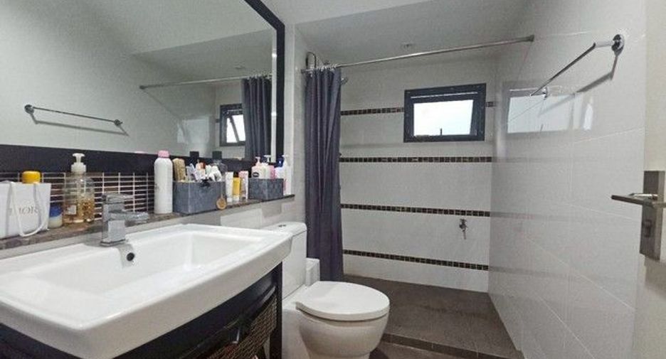 For sale 4 ベッドルーム house in Bang Phli, Samut Prakan