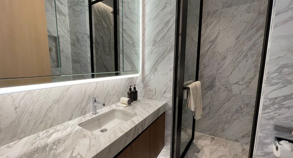 For sale 4 bedrooms condo in Khlong Toei, Bangkok