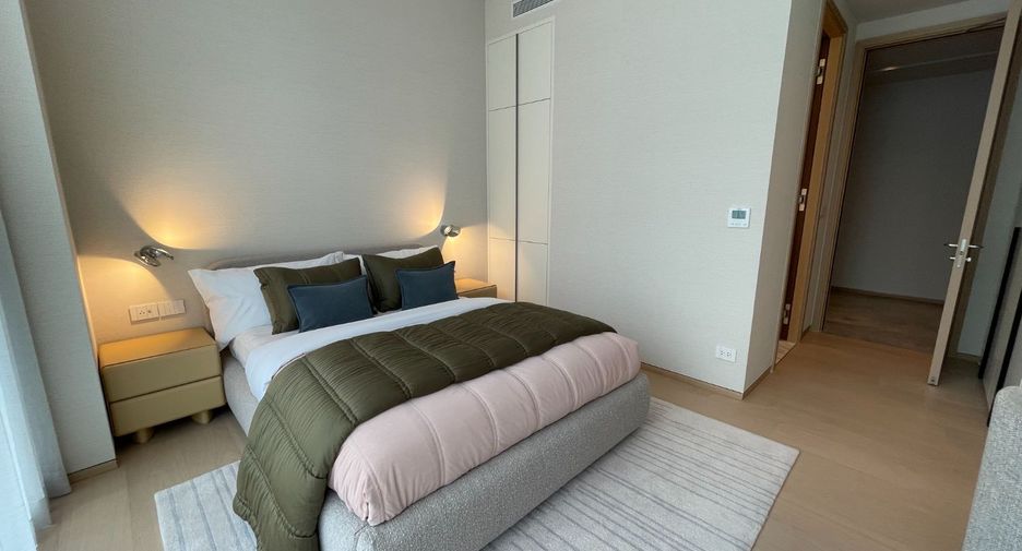 For sale 4 bedrooms condo in Khlong Toei, Bangkok