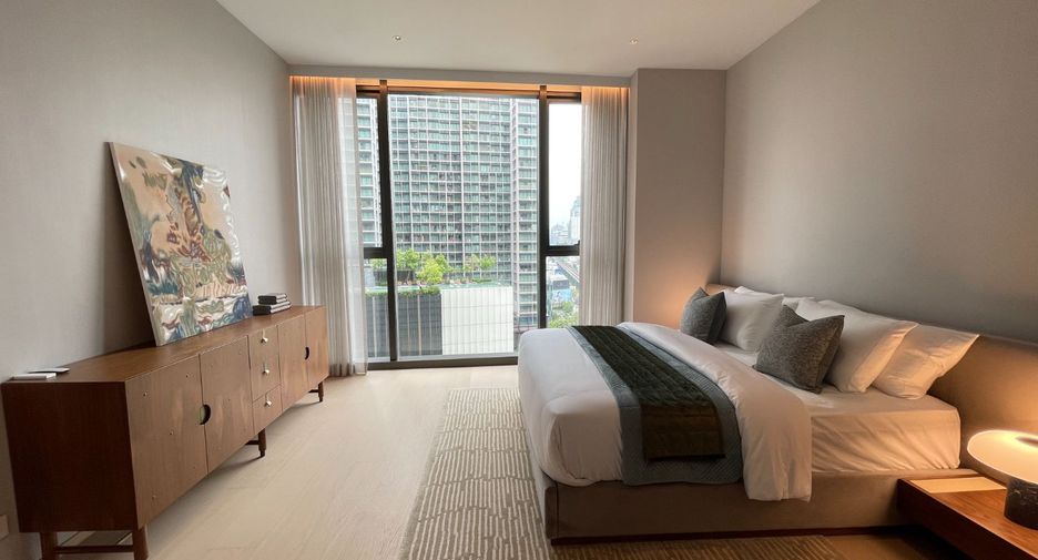 For sale 4 bedrooms condo in Khlong Toei, Bangkok