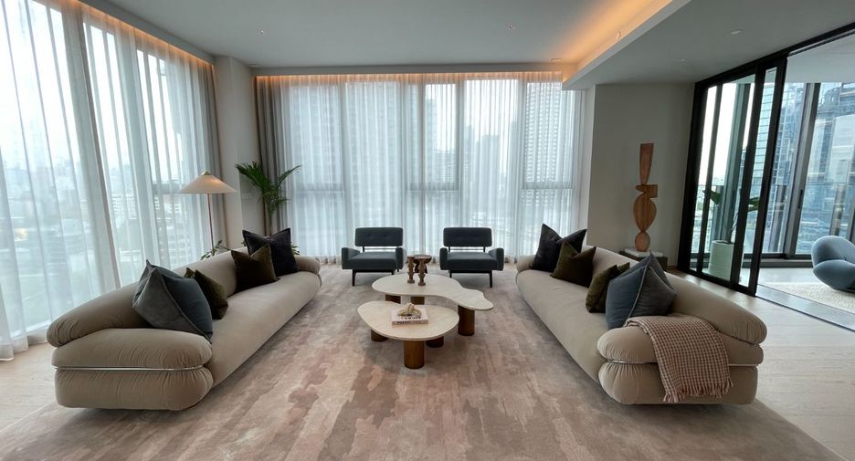 For sale 4 bedrooms condo in Khlong Toei, Bangkok