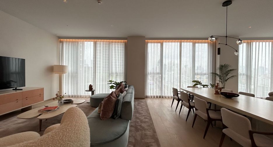 For sale 4 bedrooms condo in Khlong Toei, Bangkok