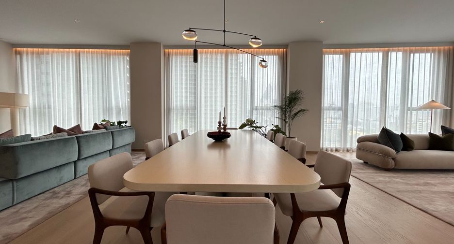 For sale 4 bedrooms condo in Khlong Toei, Bangkok