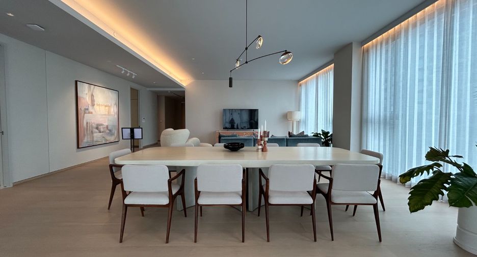 For sale 4 bedrooms condo in Khlong Toei, Bangkok