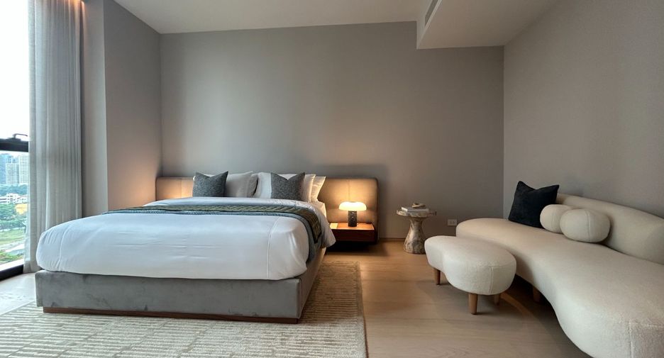 For sale 4 bedrooms condo in Khlong Toei, Bangkok