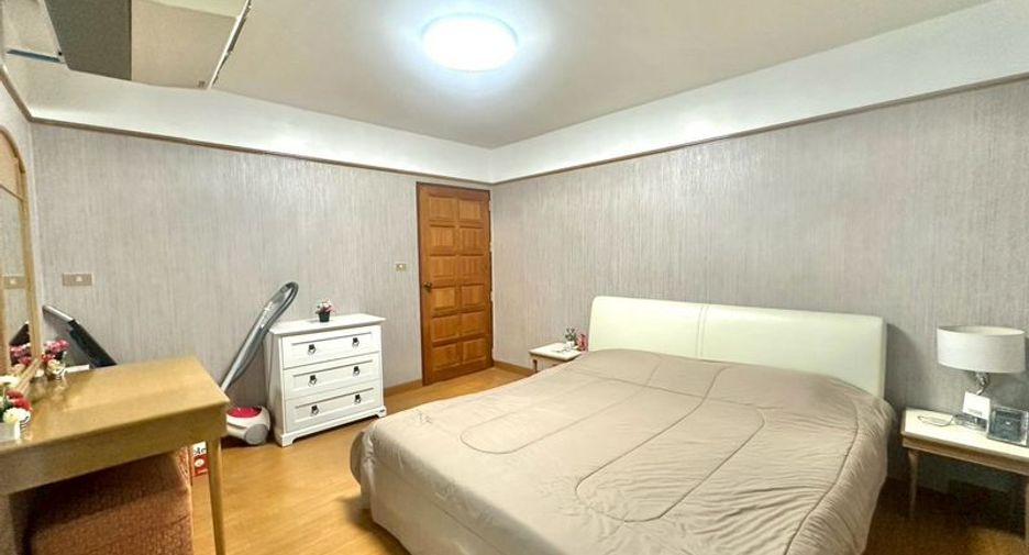 For rent 2 bedrooms condo in Si Racha, Chonburi