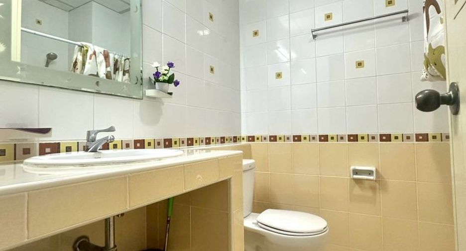 For rent 2 bedrooms condo in Si Racha, Chonburi