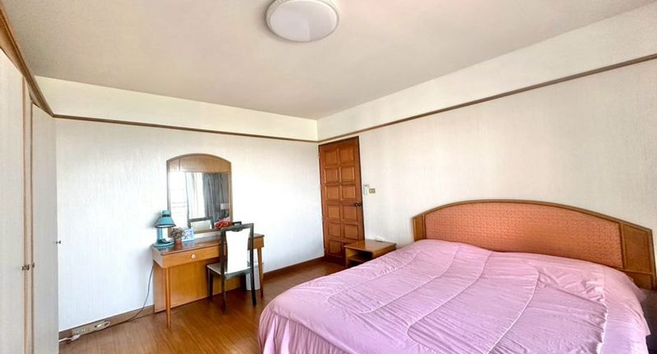 For rent 2 bedrooms condo in Si Racha, Chonburi