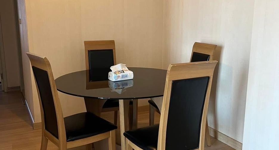 For rent 2 bedrooms condo in Sathon, Bangkok