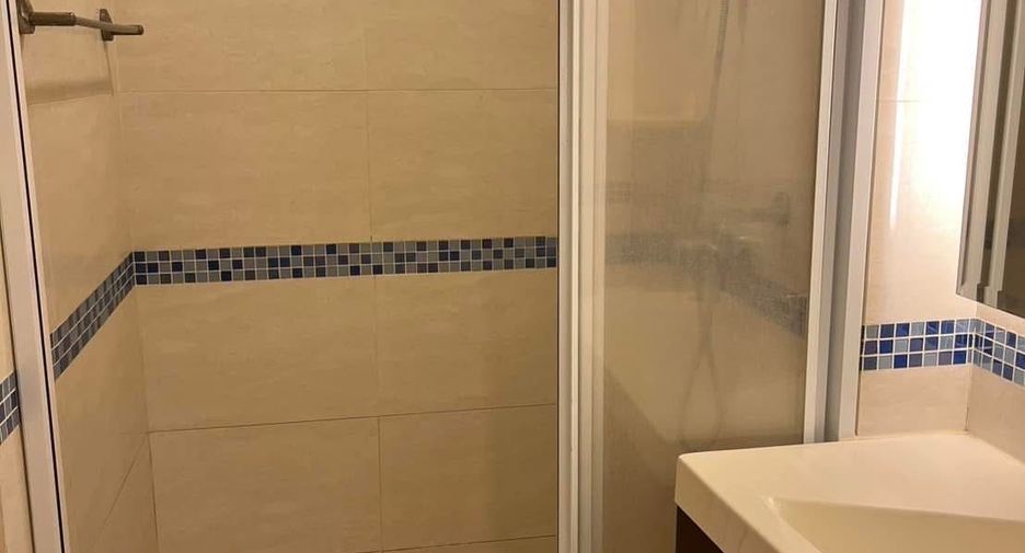 For rent 2 bedrooms condo in Sathon, Bangkok