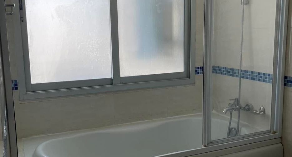 For rent 2 bedrooms condo in Sathon, Bangkok