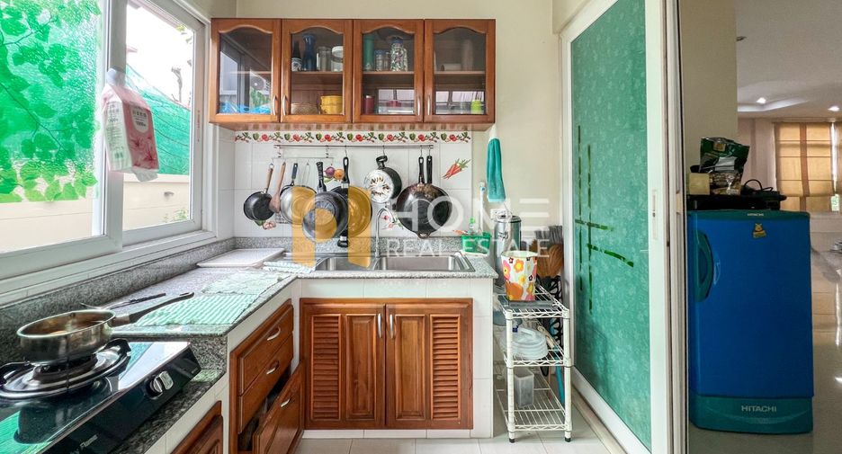 Haus zum Kauf mit 4 Zimmer in Bang Khen, Bangkok
