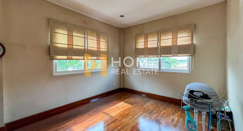 Haus zum Kauf mit 4 Zimmer in Bang Khen, Bangkok