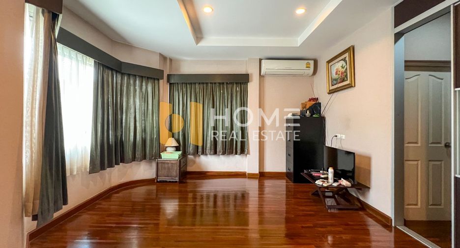 Haus zum Kauf mit 4 Zimmer in Bang Khen, Bangkok